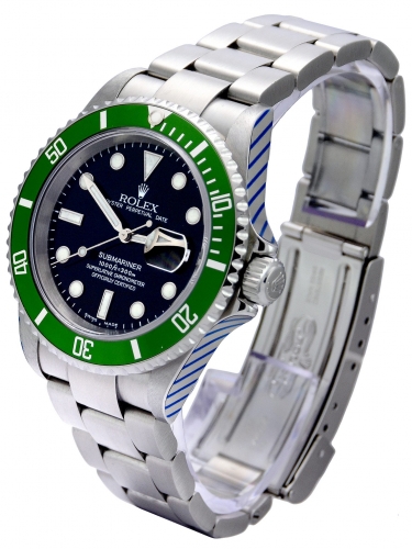 Side view of Rolex Submariner Date 16610LV featuring a very hard to find B1 "serif" bezel insert