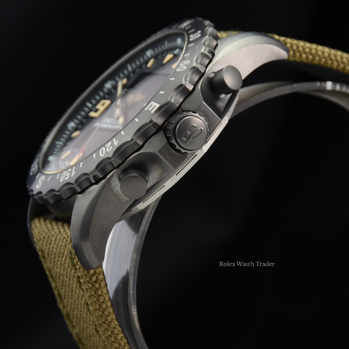 Breitling Chronospace Military M7836622/BD39 Green Khaki Strap Black Stainless Steel Breitling Chronospace Military M7836622/BD39 Green Khaki Strap Black Stainless Steel