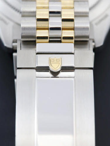Tudor Black Bay S&G 41 M79683 Silver Dial Complete Set Dec 2022 For Sale Available Purchase Buy Online with Part Exchange or Direct Sale Manchester North West England UK Great Britain Buy Today Free Next Day Delivery Warranty Luxury Watch Watches