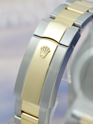 Rolex Sky-Dweller 326933 | new glass & polish by Rolex 25/09/25 |